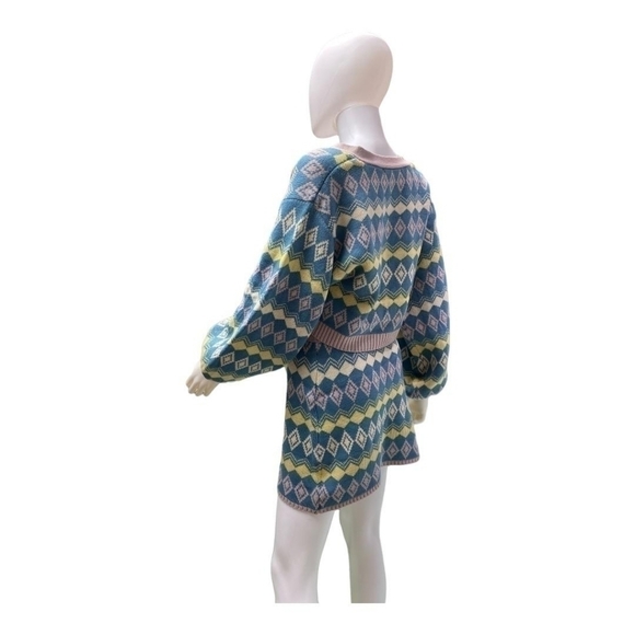 𝅺HYFVE Women’s 2PC Multi Color Knit Top & Skirt Set. - Picture 4 of 5